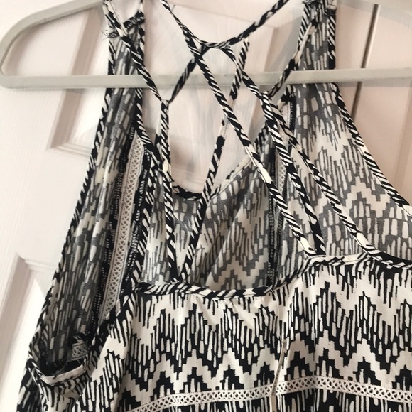 Black and white dress - Picture 3 of 4